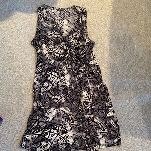 Daisy Fuentes Black and Cream Geometric Midi Dress